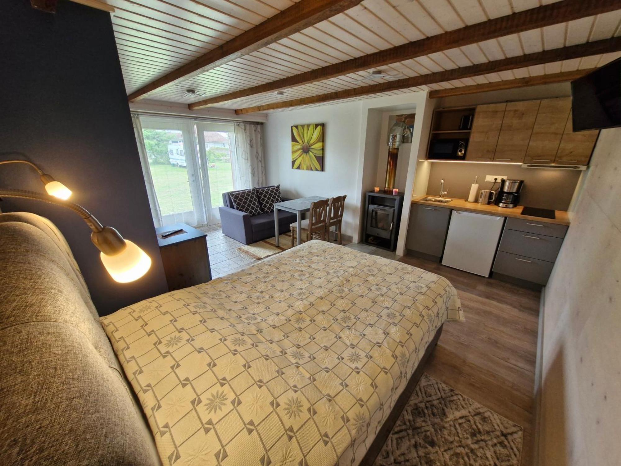 Piibelehe Guest Accommodation Kuressaare Exteriér fotografie